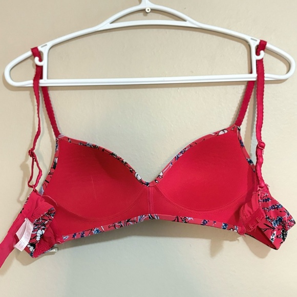 3/$10⚡️La Vie En Rose Red & Blue Floral Wireless Bra 34A - Picture 13 of 13